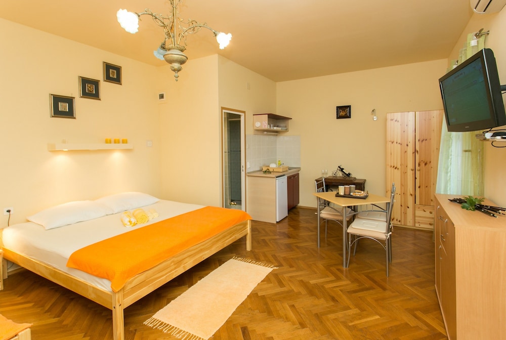 Triple Room, Ground Floor photo 3