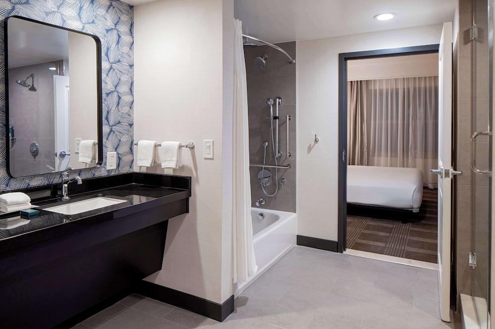 Executive Suite, 1 Bedroom - Photo 12