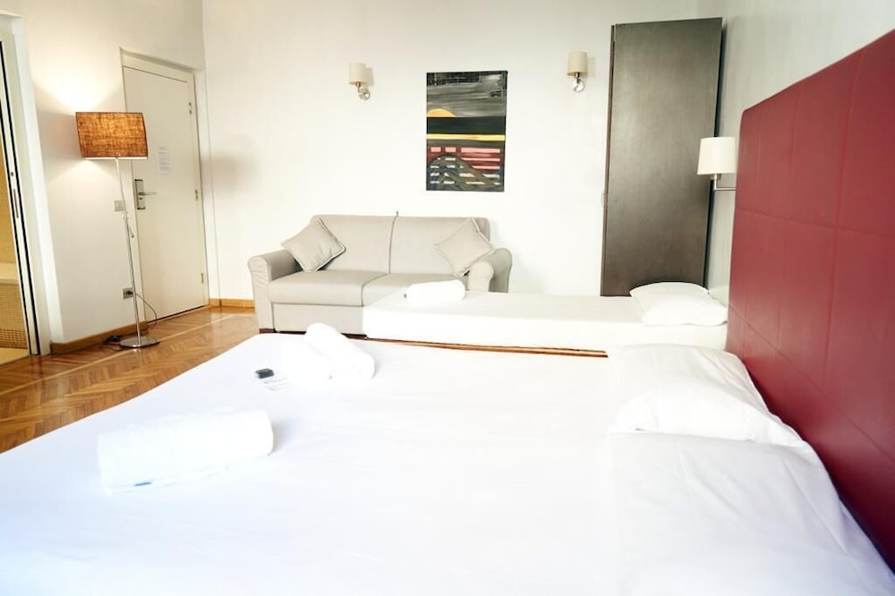 Deluxe Quadruple Room photo 3