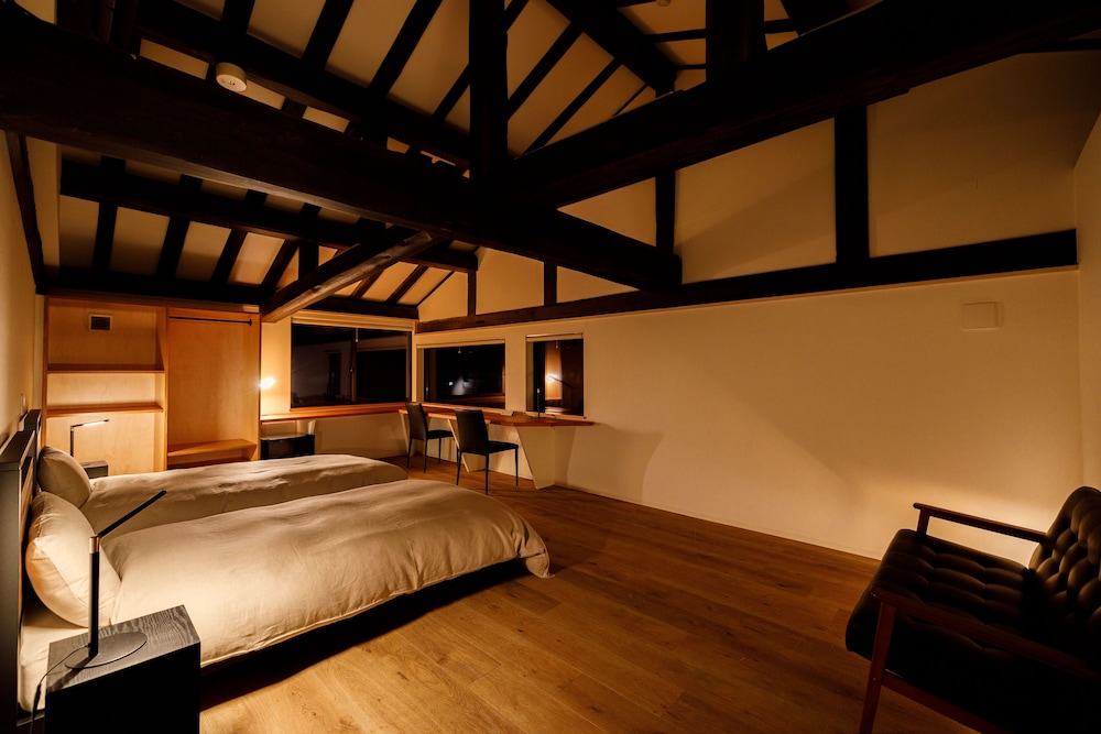 Deluxe Twin Room, Non Smoking photo 2