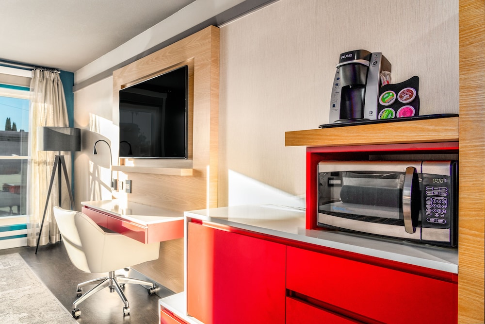 Standard Room, 2 Queen Beds (Off Olympic)