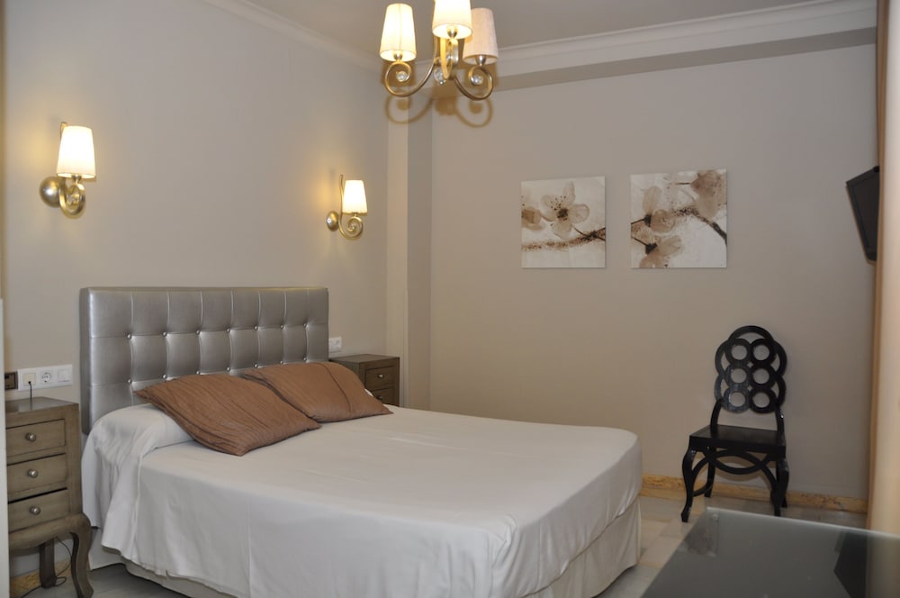 Standard Double Room - Photo 3