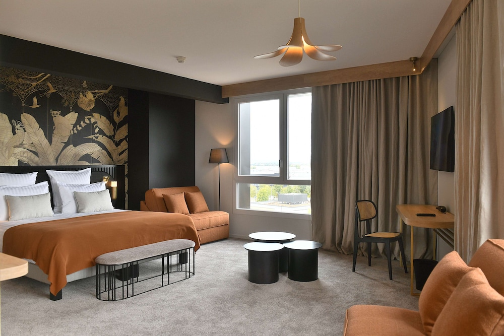 Deluxe Suite, Multiple Beds - Photo 1