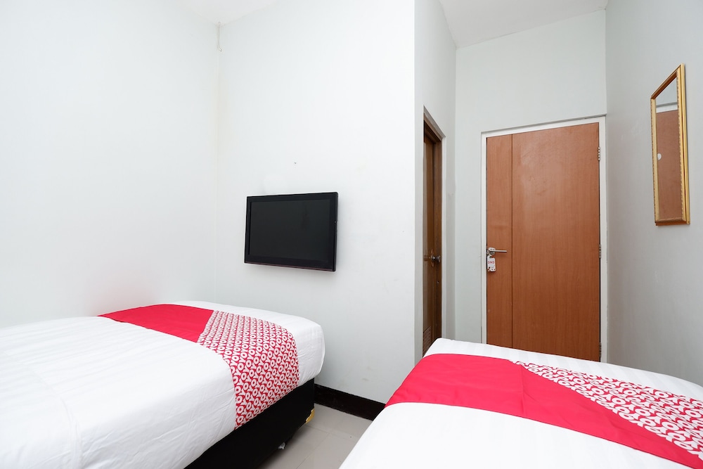 Standard Twin Room - Photo 2