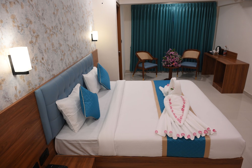 Deluxe Room, City View