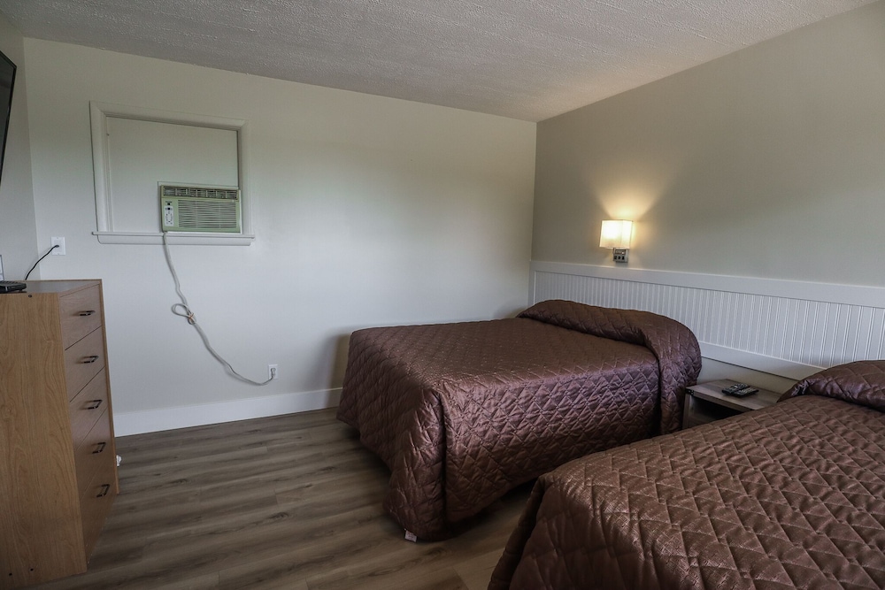 Quadruple Room, 2 Double Beds photo 3