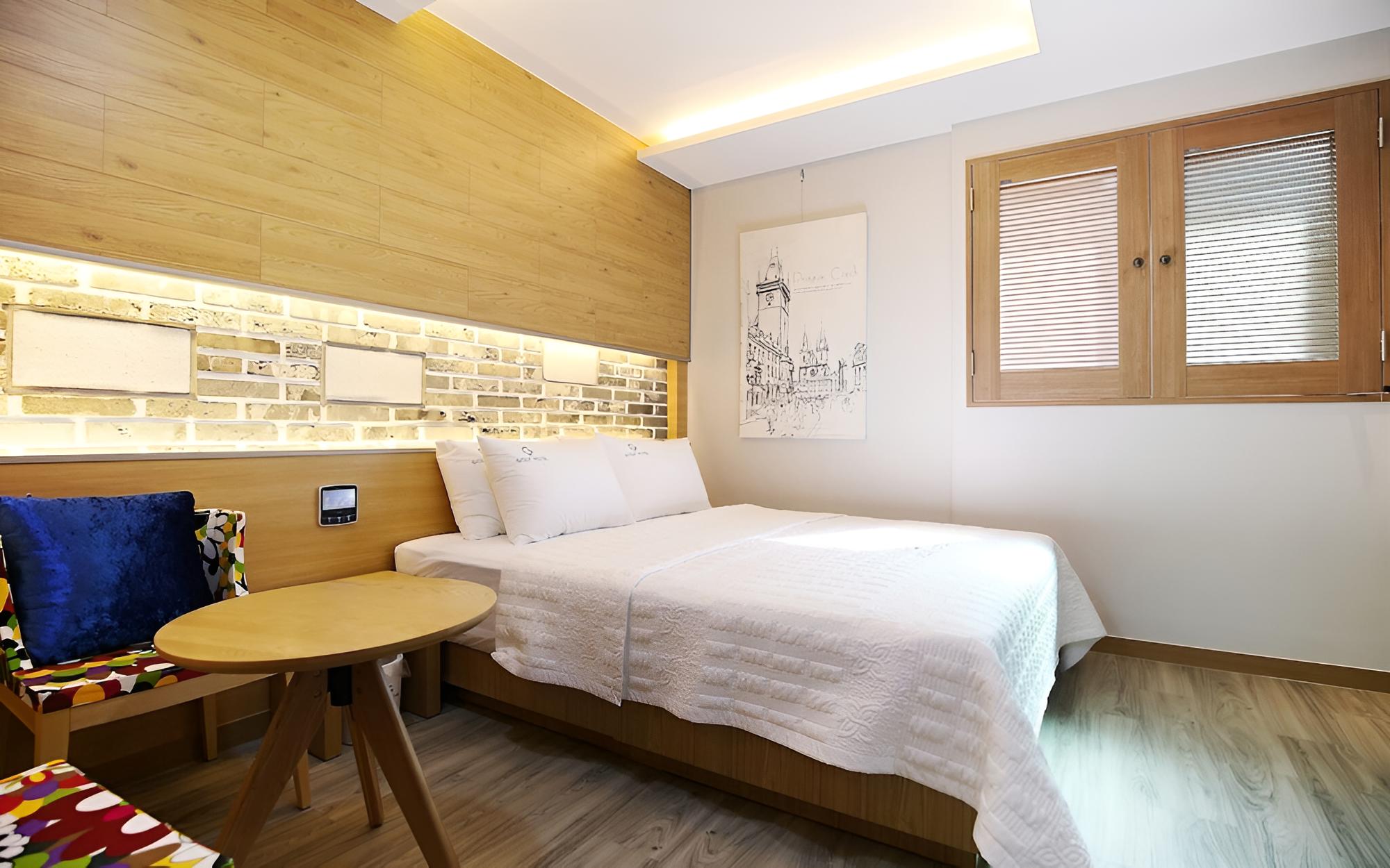 Room (Standard room) - Photo 13