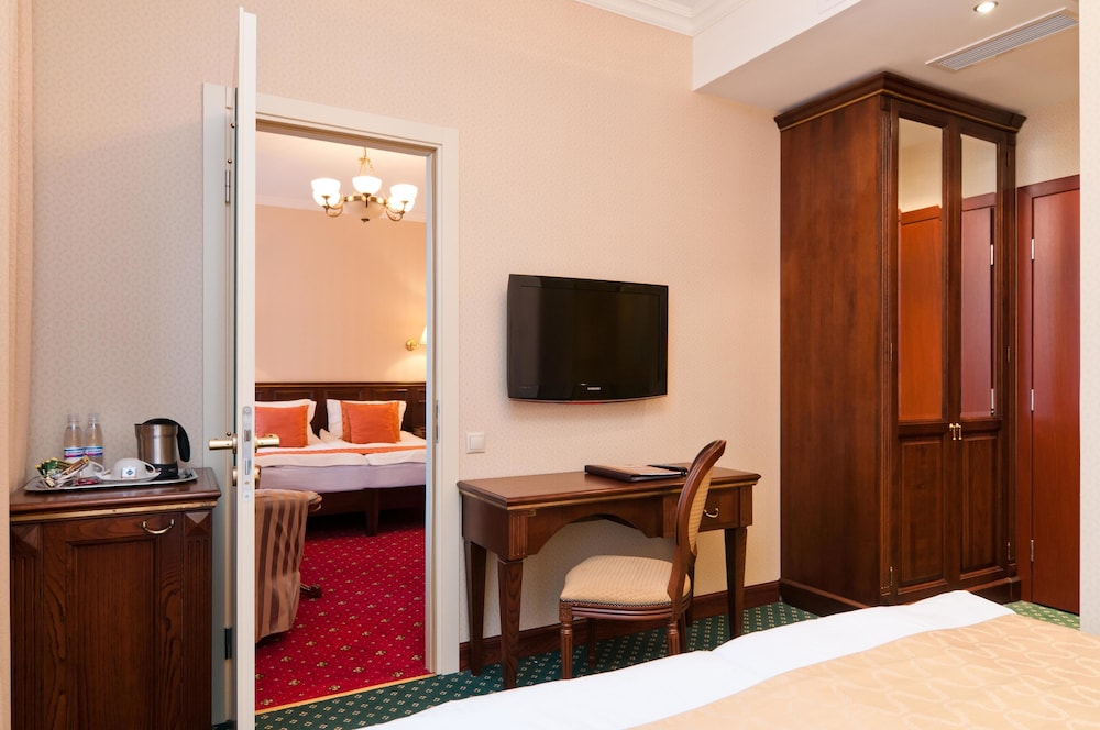 Family Double or Twin Room photo 3