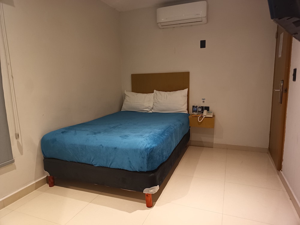 Standard Room - Photo 12
