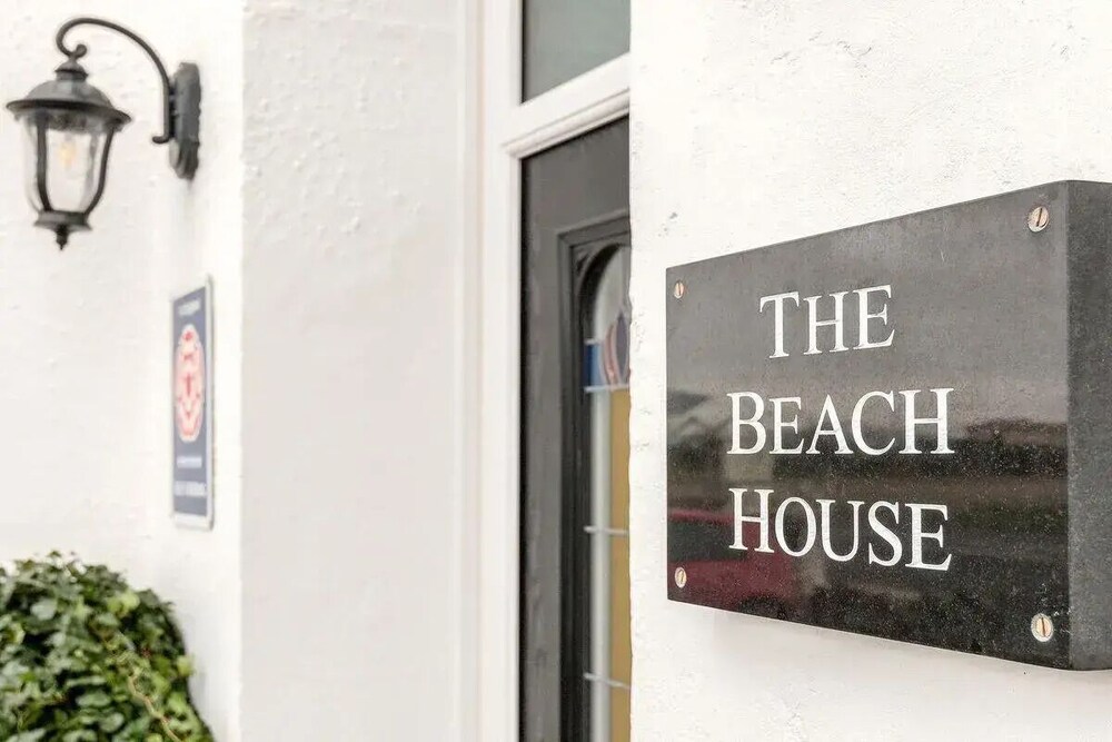 Luxury House, Private Bathroom, Beach View (Whole House )