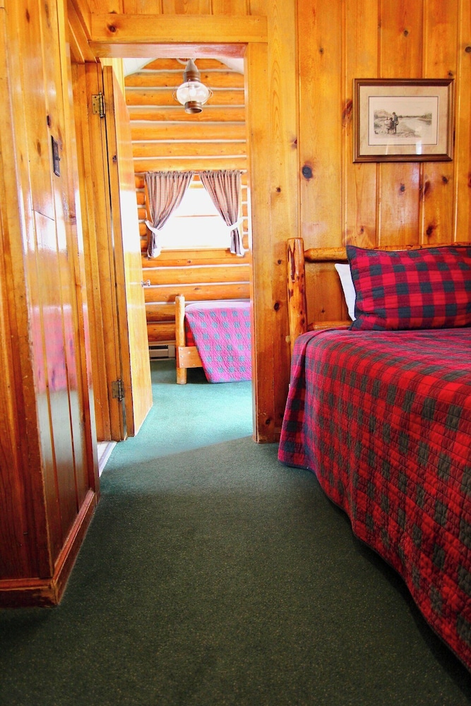 Cabin, 2 Double Beds (Rustic, bathroom) photo 2