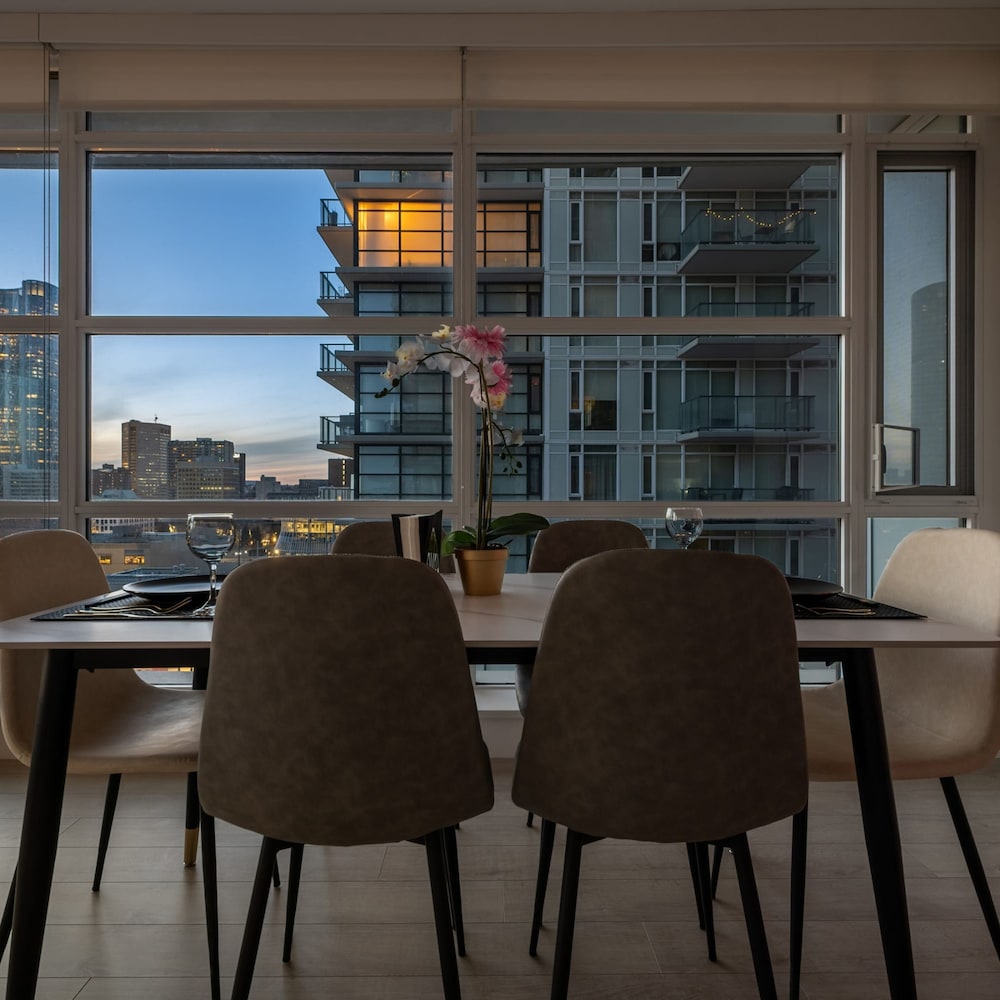 DT Upscale Corner Unit Tower Views Free Parking, Billede 19