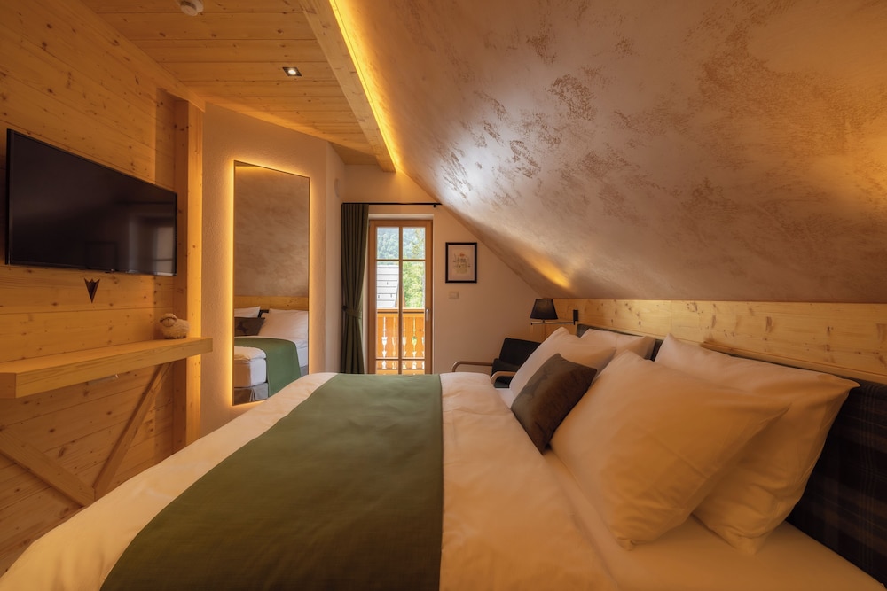 Alpine SPA Chalet photo 2