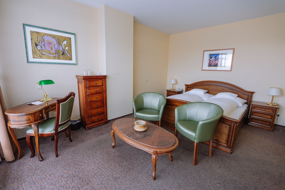 Panoramic Room, Lanai, City View