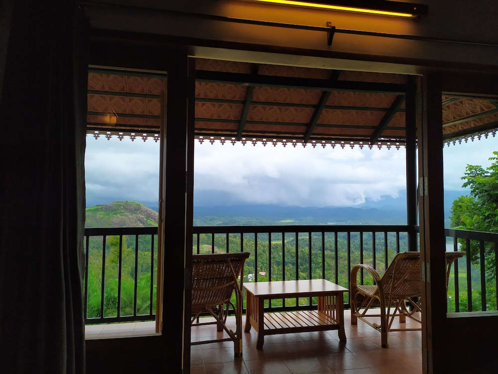 Panoramic Room
