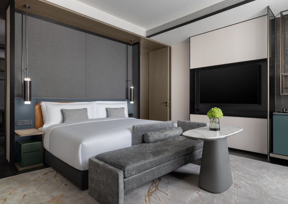 Suite, 1 Bedroom (Outdoor Living Area) thumbnail 6