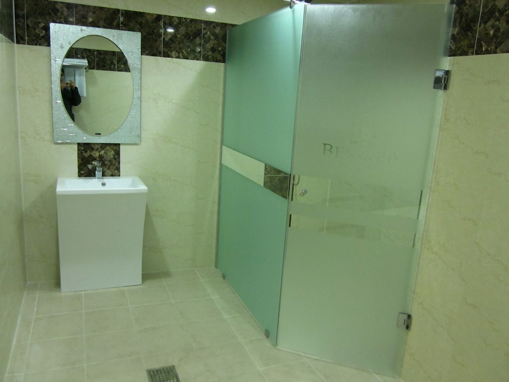 Deluxe Twin Room photo 2