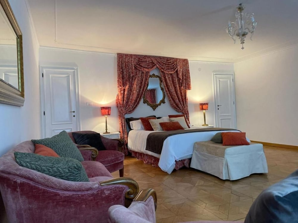 Deluxe Studio Suite, Canal View photo 2