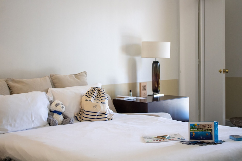 Suite, 1 Bedroom (Sea and Garden) Suite, 1 Bedroom (Sea and Garden)