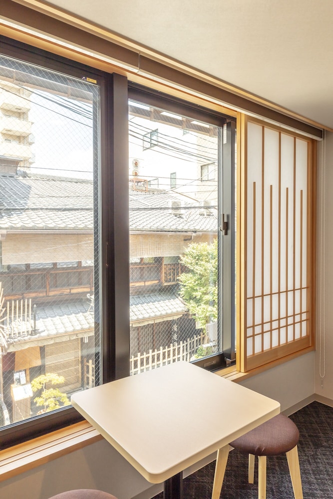 Premium Twin Room - Photo 5