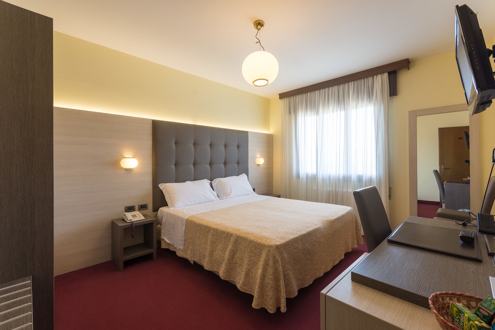 Deluxe Double Room - Photo 3