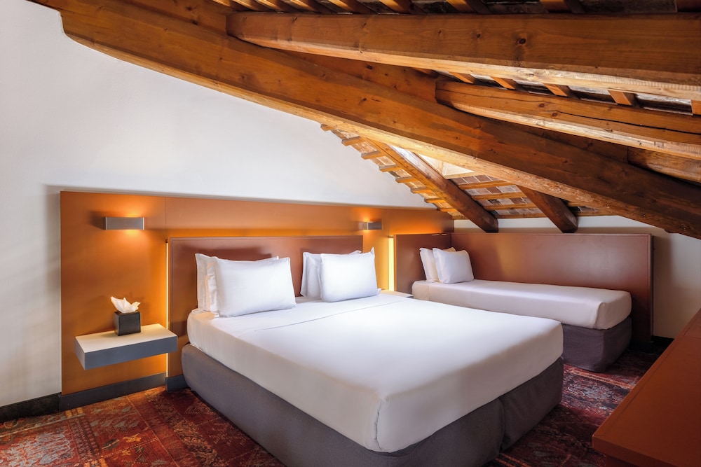 Family Suite (Triple)