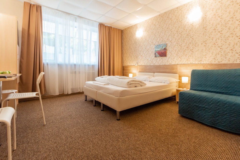 Economy Triple Room