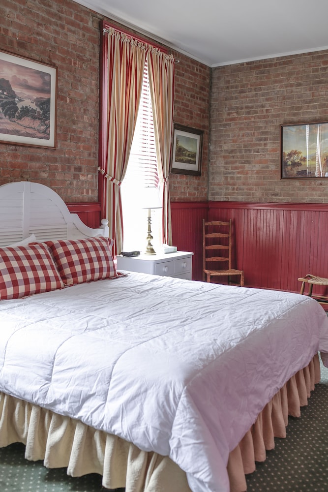 Firehouse Suite With King Bed