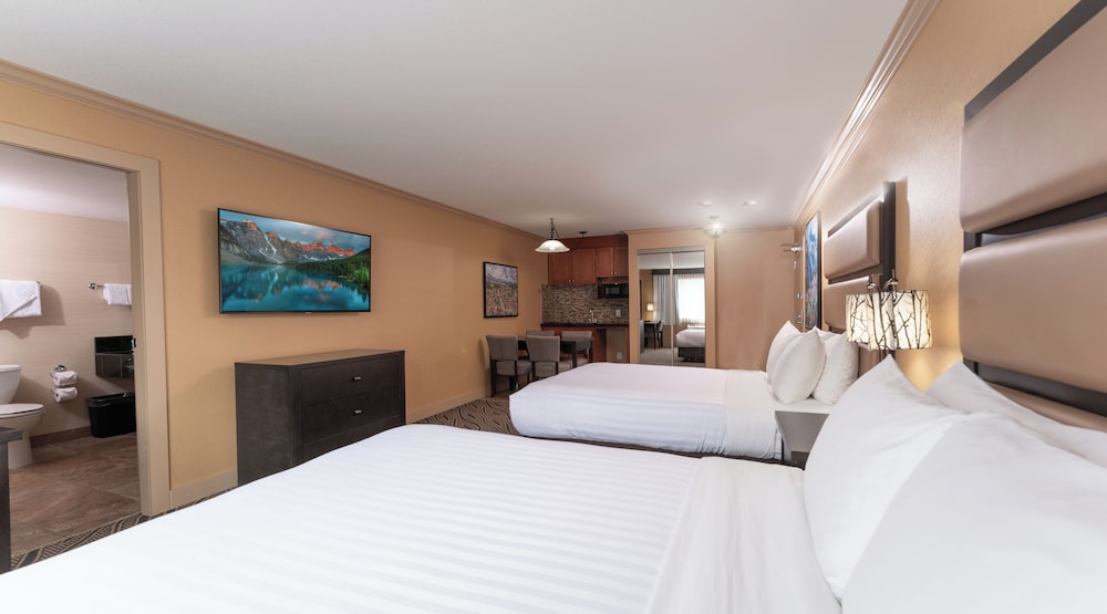 Studio, 2 Queen Beds, Kitchenette