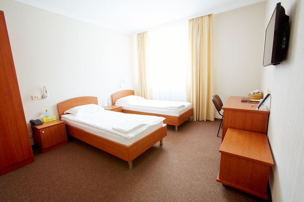 Economy Twin Room photo 2