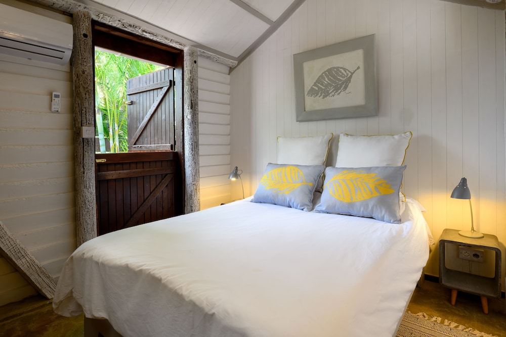 Standard Chalet, 1 Queen Bed with Sofa bed, Valley View