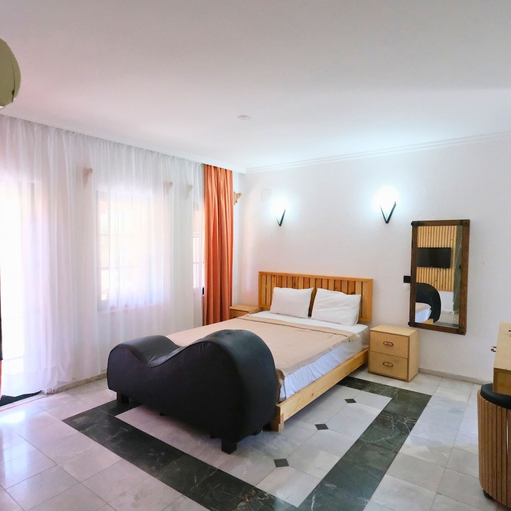 Standard Double or Twin Room photo 1