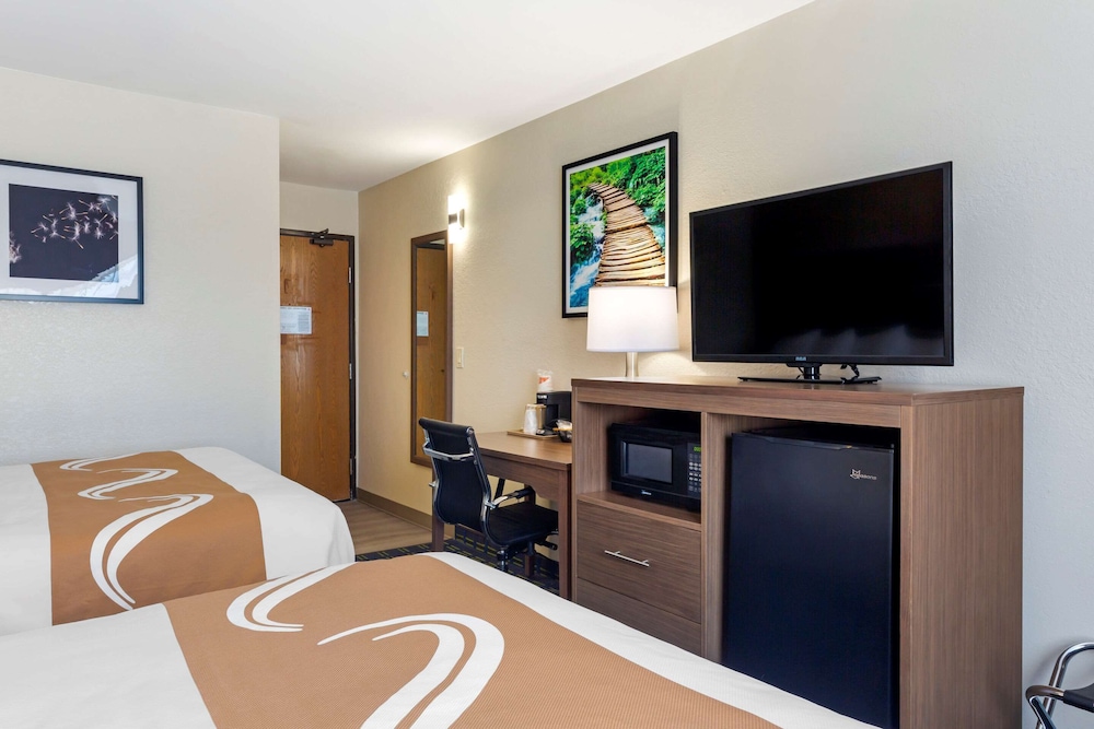 Standard Room, 2 Queen Beds, Non Smoking - Photo 7