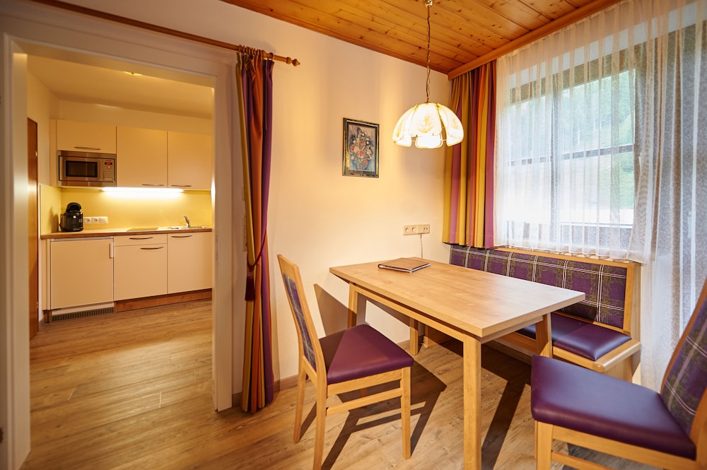 Comfort Room, 1 Bedroom, Non Smoking photo 3