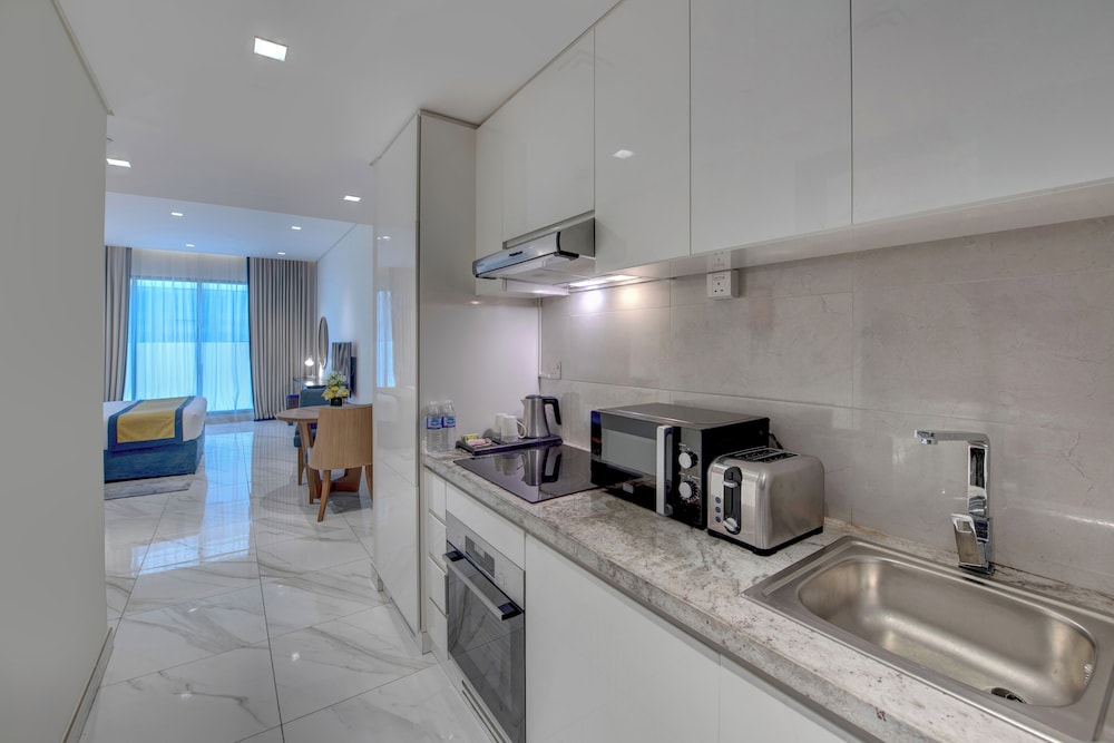 Deluxe Studio Apartment photo 2