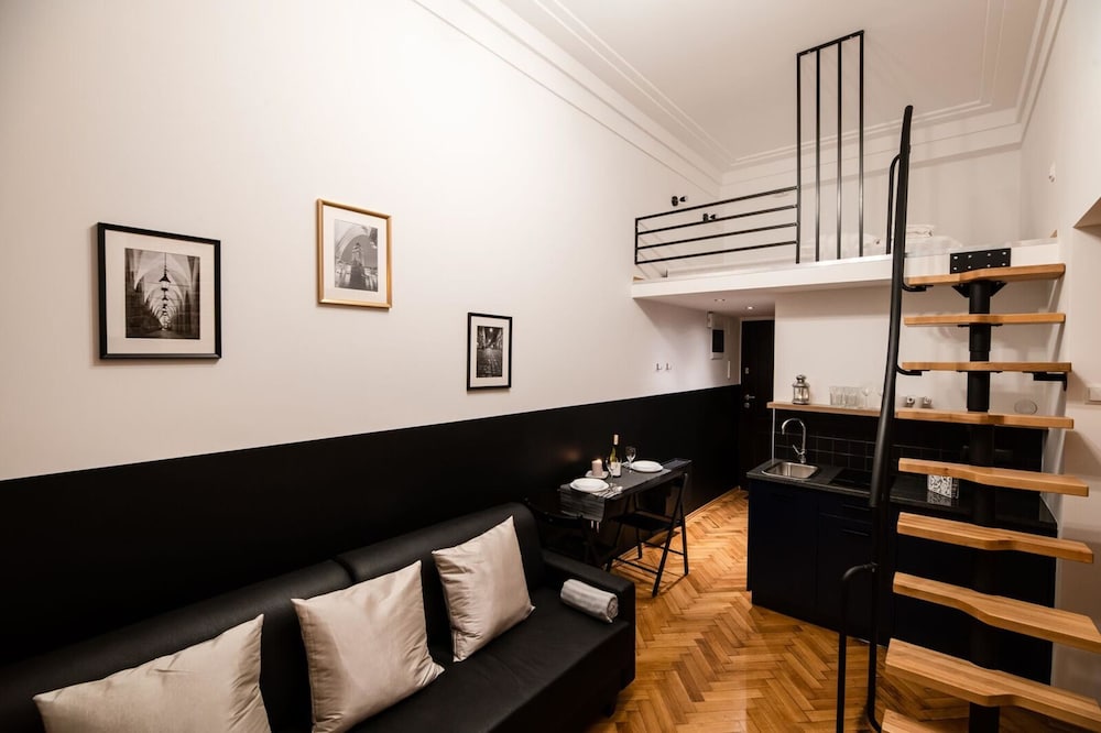 Apartment (D13)