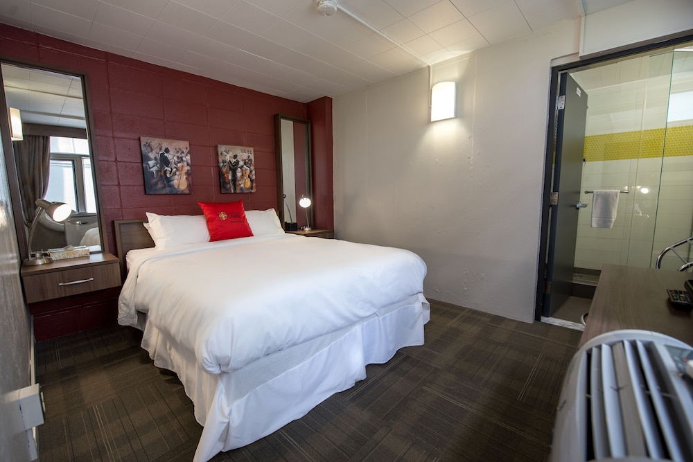 Room, 1 Queen Bed, Private Bathroom