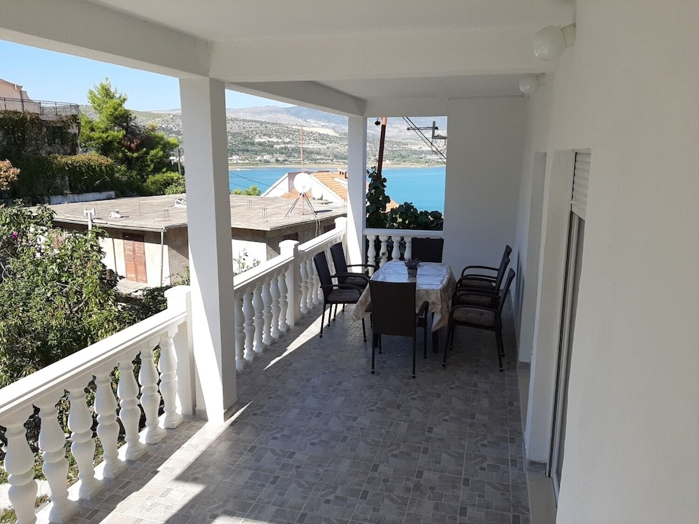 Apartment (Ivica - 150 m from sea - A1(7))