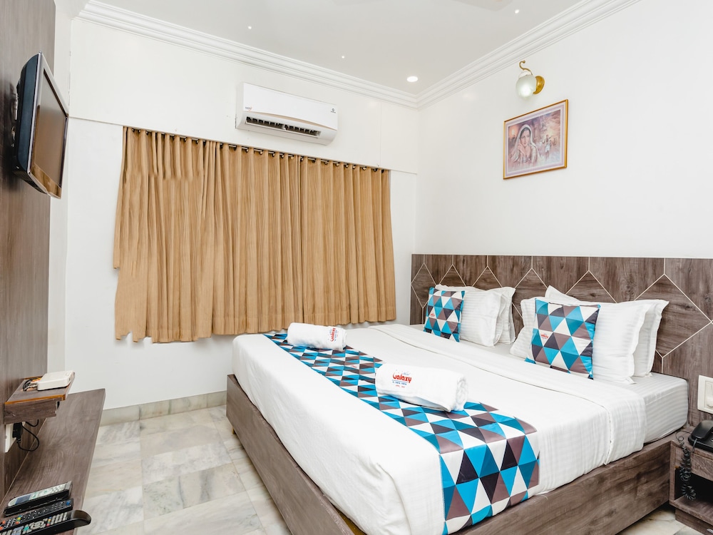 Deluxe Room - Photo 10