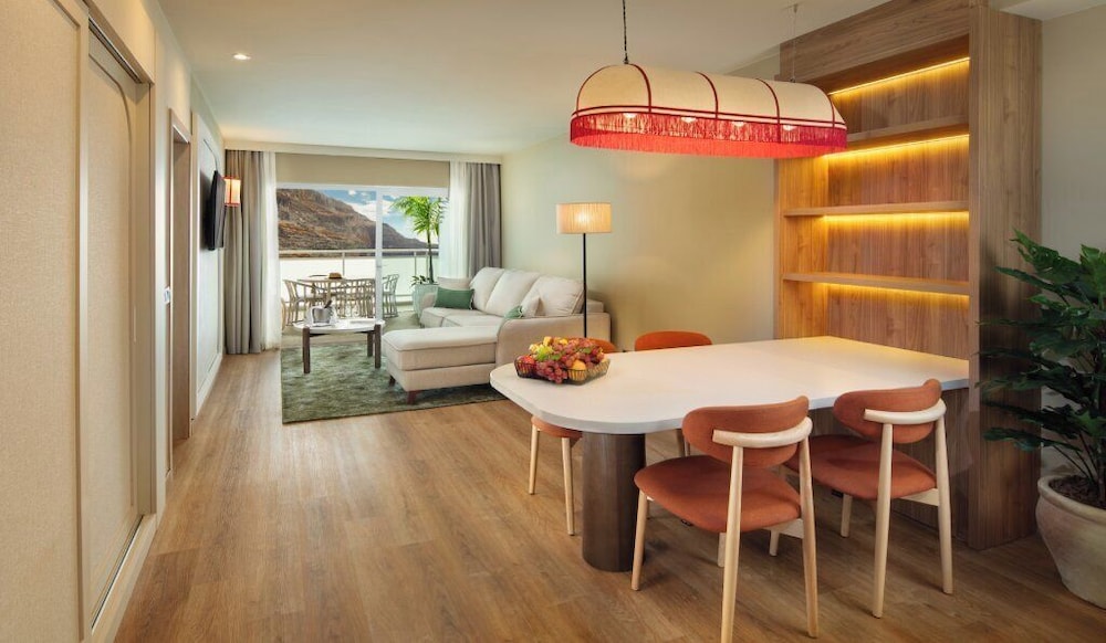 Suite, Balcony, Sea View (Essence, 2 adults + 1 child) photo 3