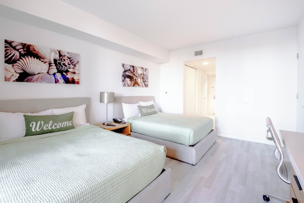 Deluxe Studio, 2 Double Beds