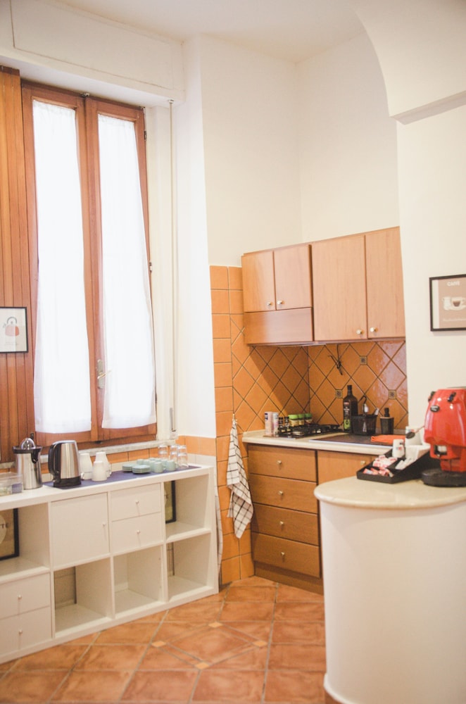 Family Room, Garden View - Photo 9