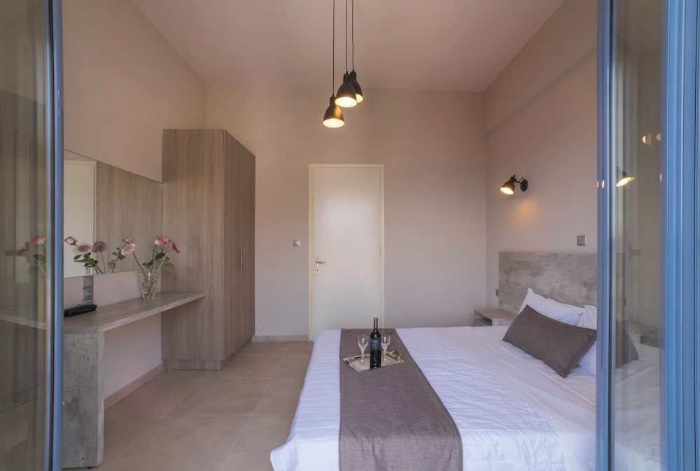 Double Room, Mountain View or Garden View - Photo 5