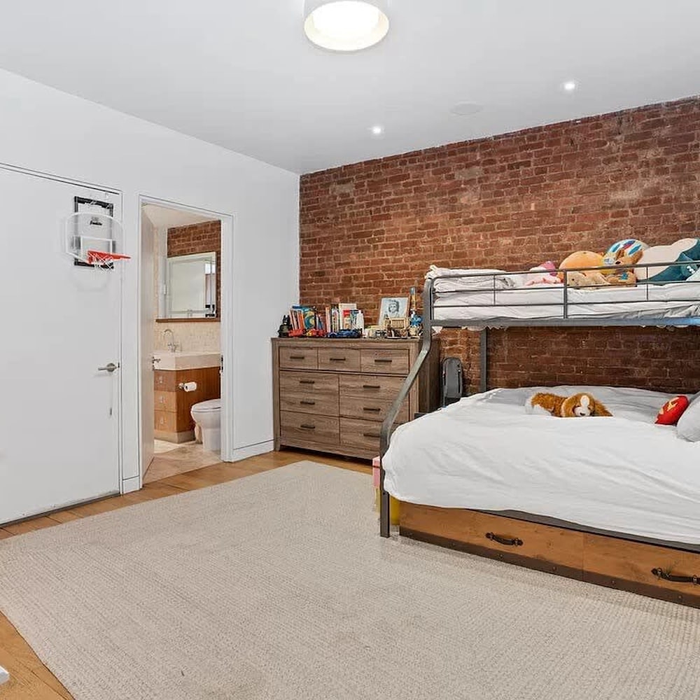 Apartment photo 2