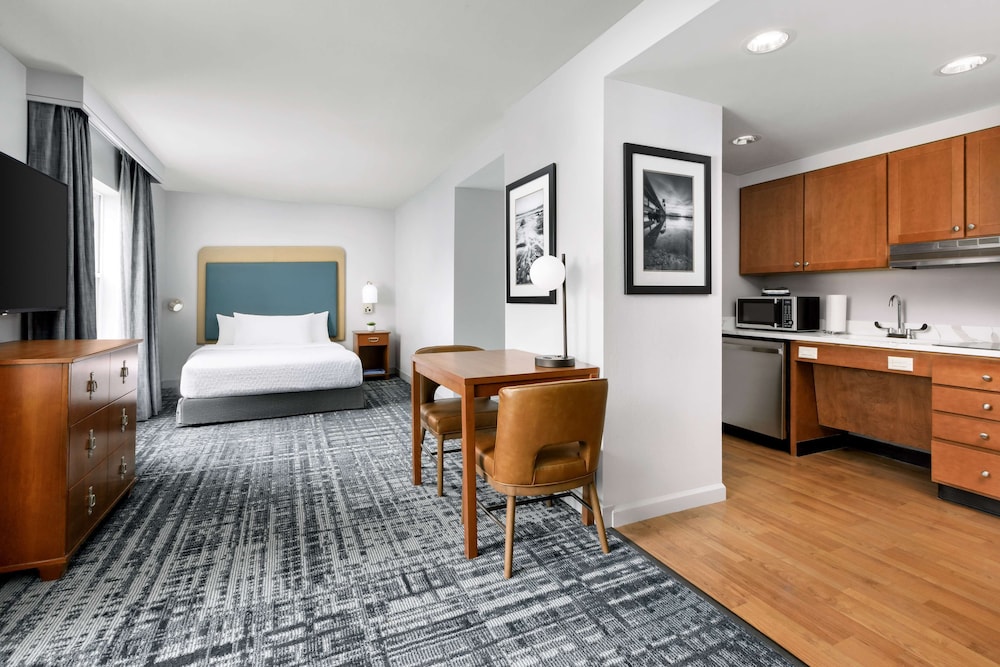 Studio, 1 Queen Bed, Accessible, Bathtub (Mobility Accessible) - Photo 1