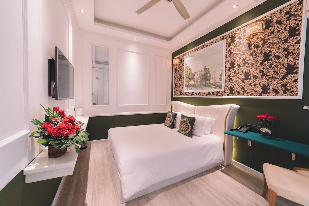 Premier Double Room, Balcony - Photo 8