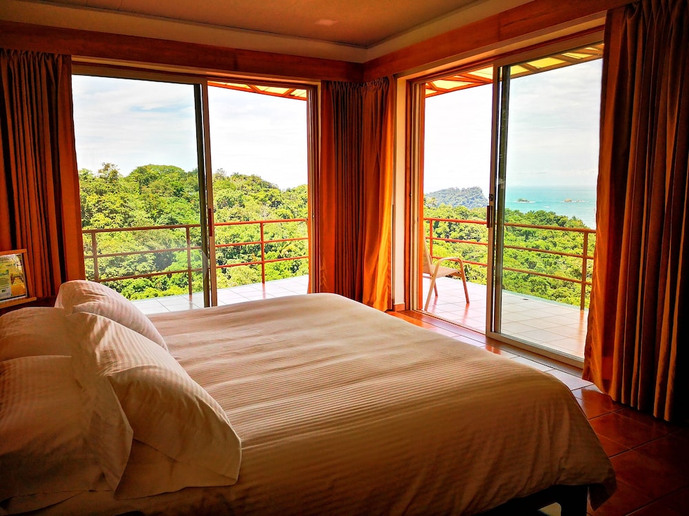 Deluxe Room, 1 King Bed, Balcony, Sea Facing - Photo 1