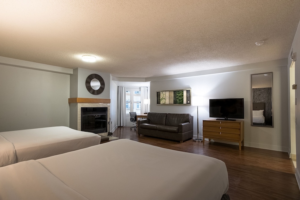 Standard Room, 2 Queen Beds and 1 Sofa Bed , Atrium view photo 2