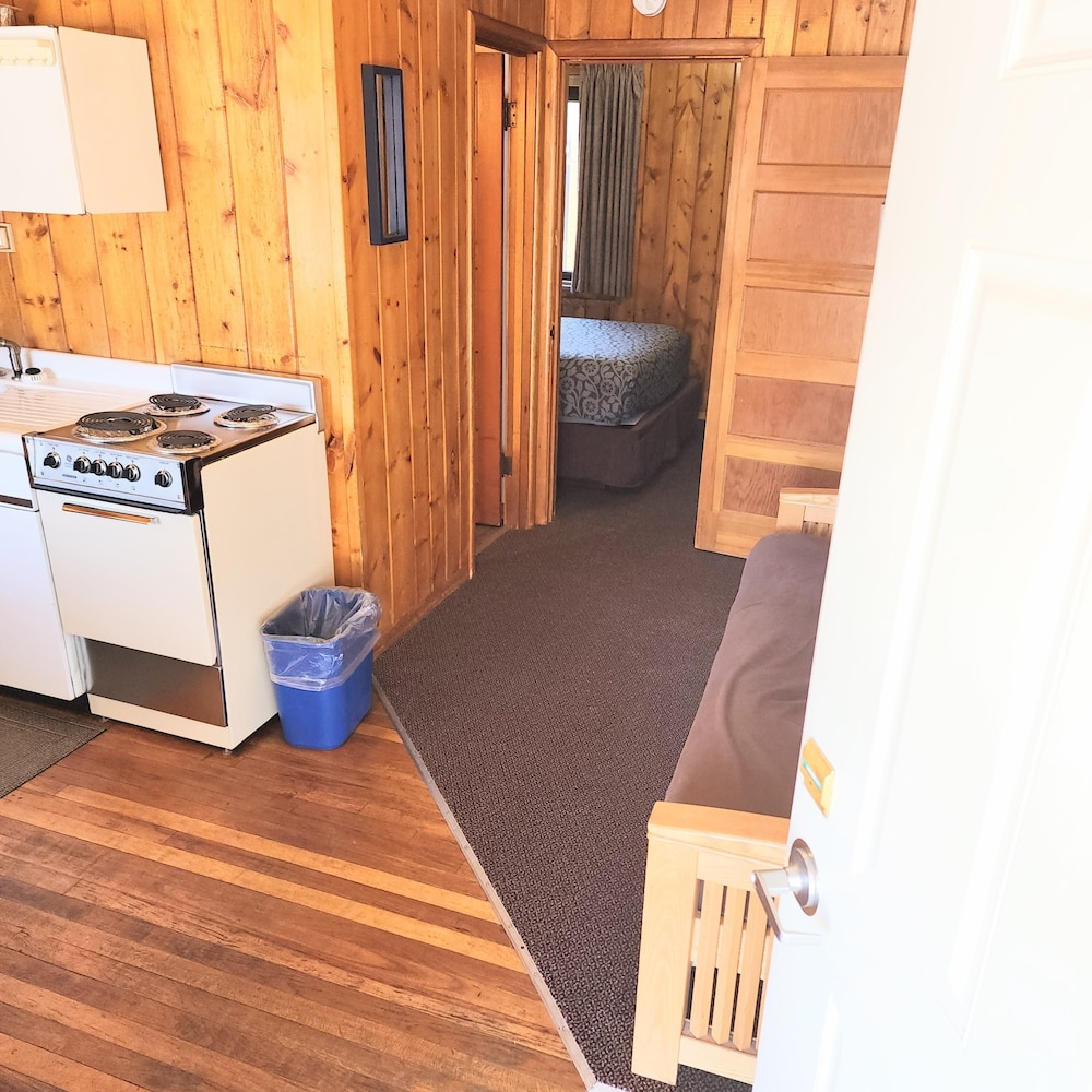 Comfort Room, 1 Bedroom, Kitchenette photo 3