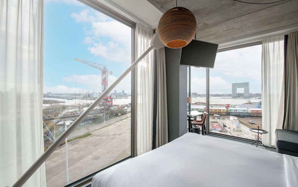 Superior Room, 1 Queen Bed, Non Smoking (Water View)